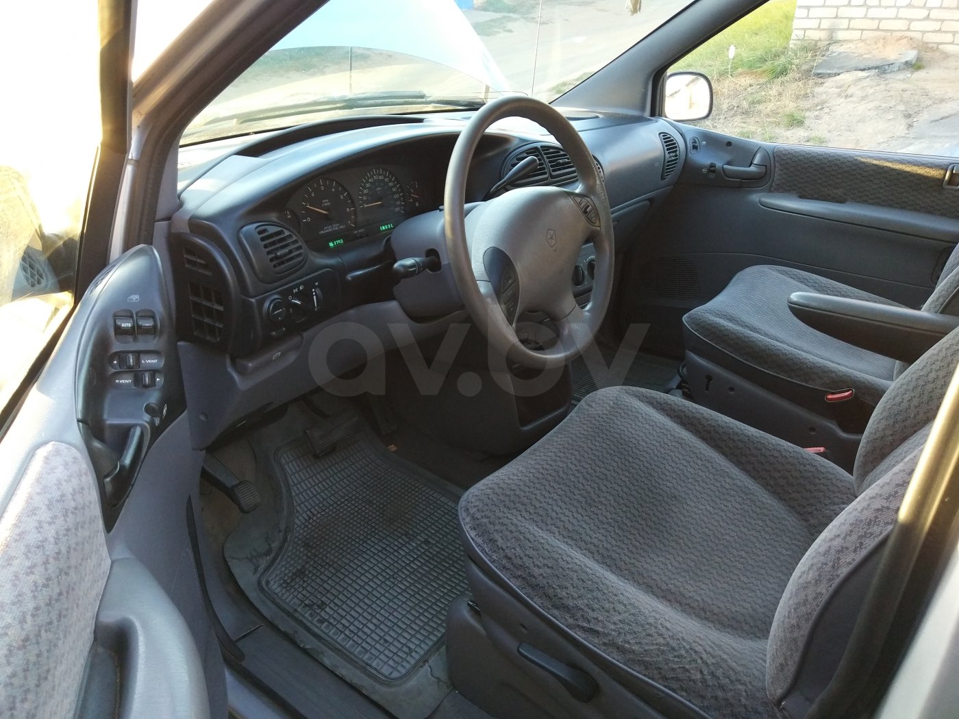 Dodge Caravan III, 7 мест, 2000 г.