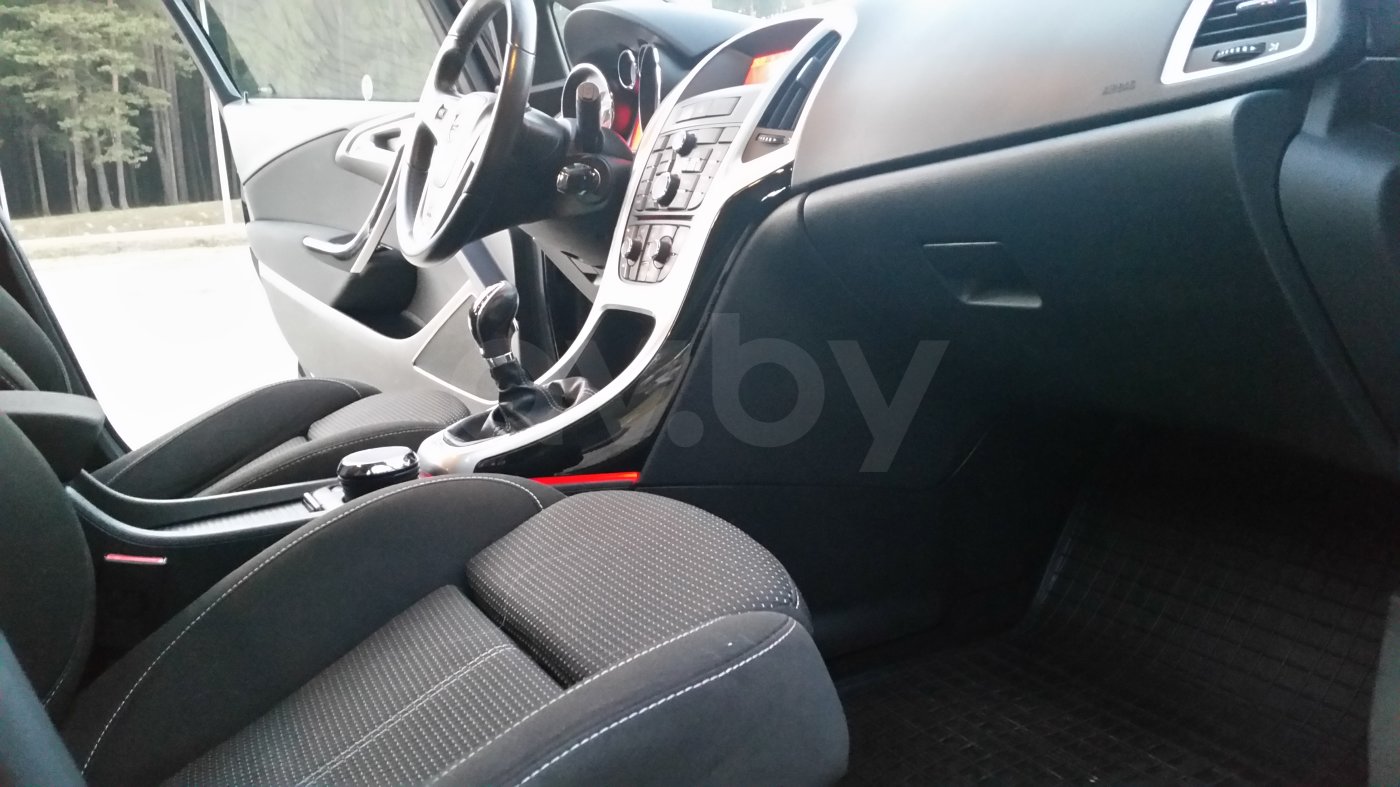 Opel Astra J, 2011 г.
