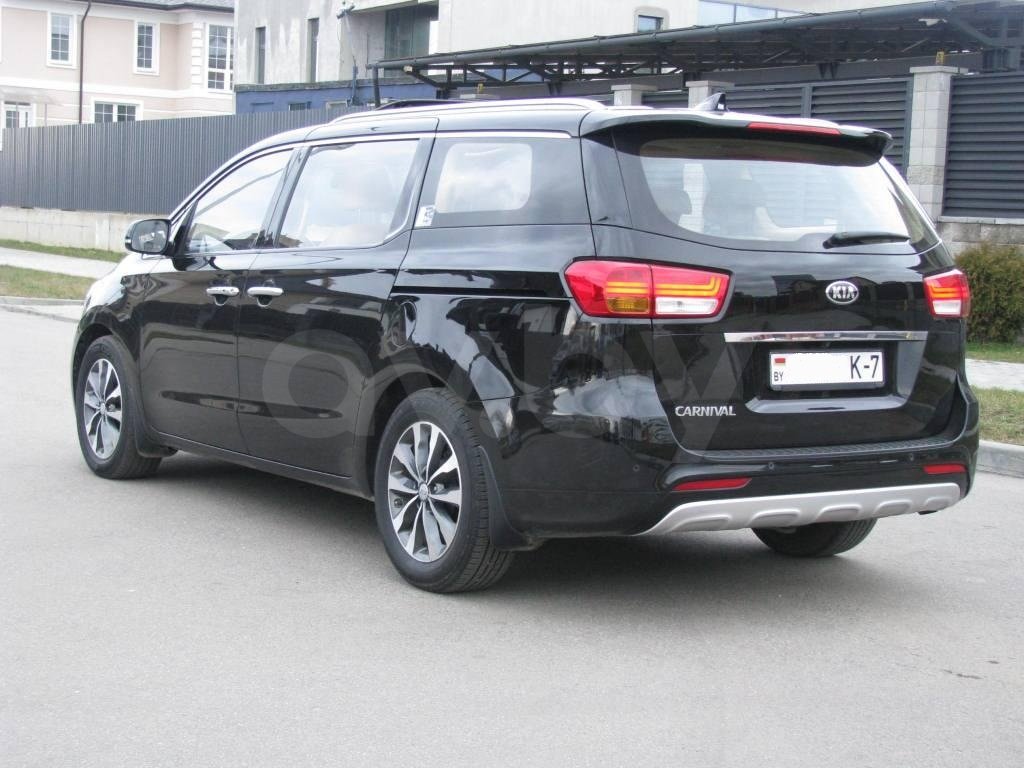 Kia Carnival III, 7 мест, 2015 г.