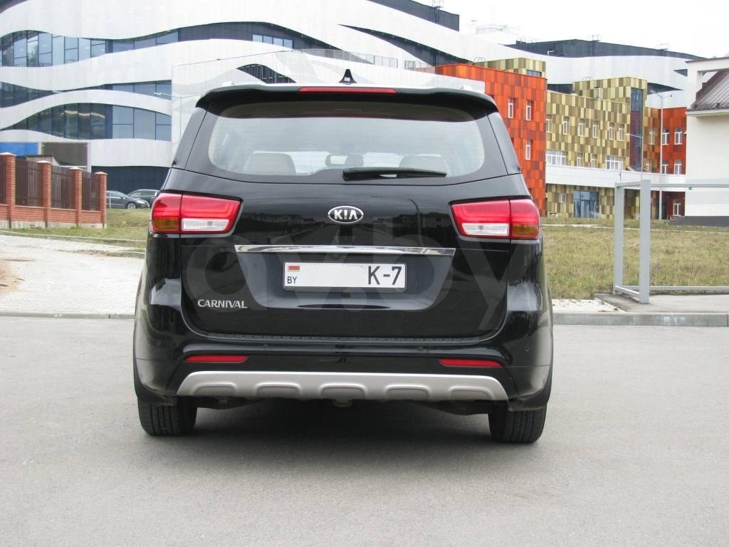 Kia Carnival III, 7 мест, 2015 г.