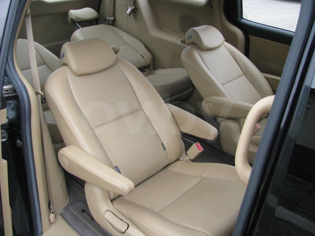 Kia Carnival III, 7 мест, 2015 г.