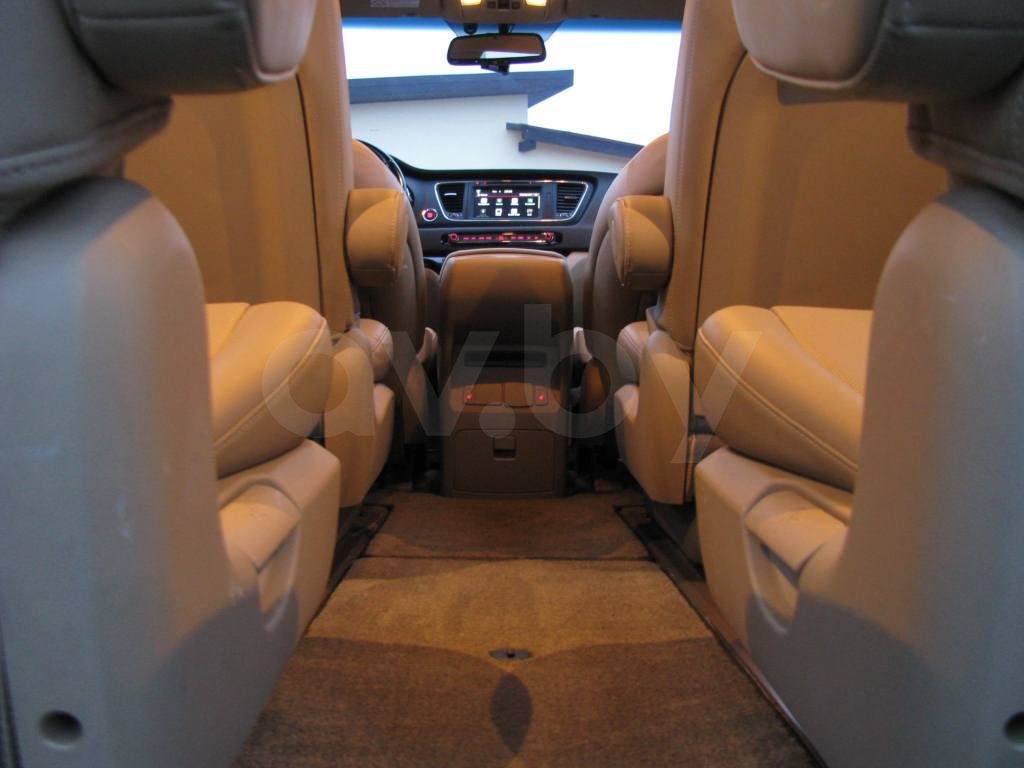 Kia Carnival III, 7 мест, 2015 г.