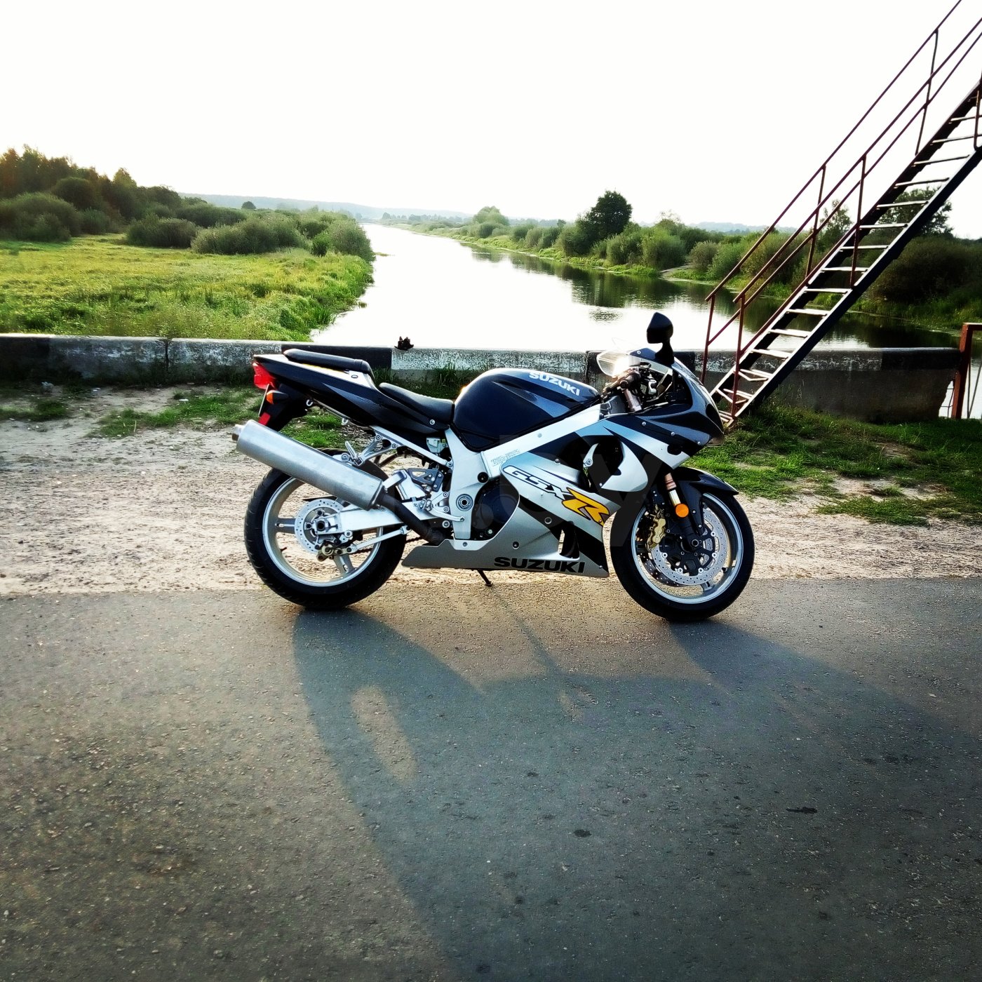 Suzuki GSX-R, 2001 г.