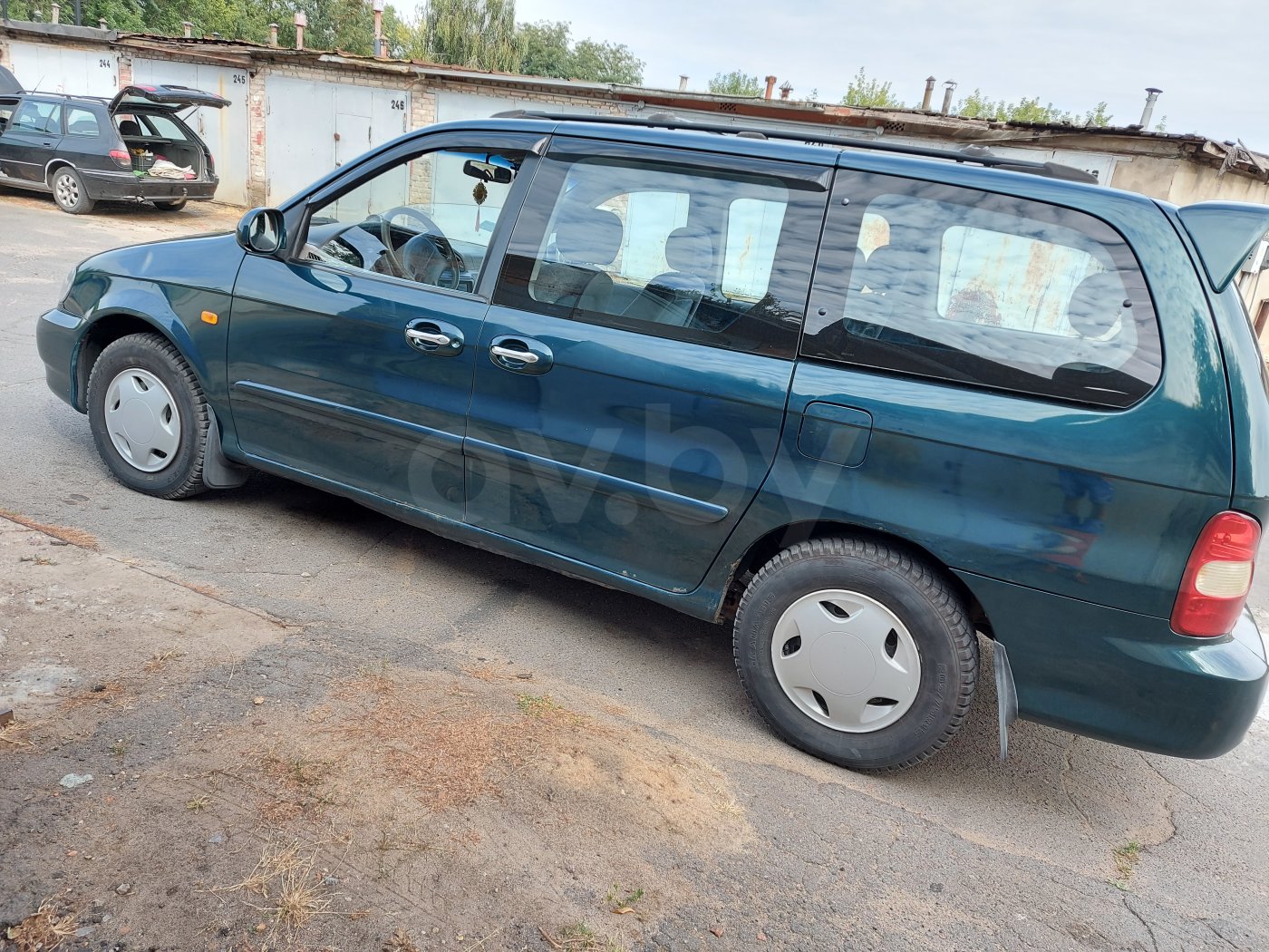 Kia Carnival I, 7 мест, 2001 г.
