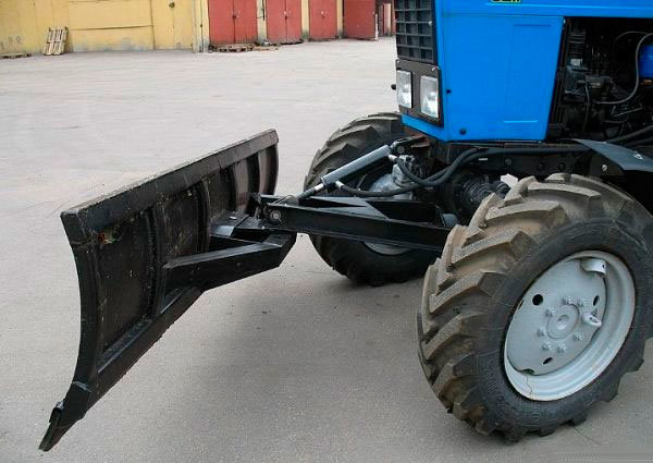 Описание на Лопата-отвал для трактора МТЗ Беларус-80, 82, 892 (2,5 м) с гидроповоротом