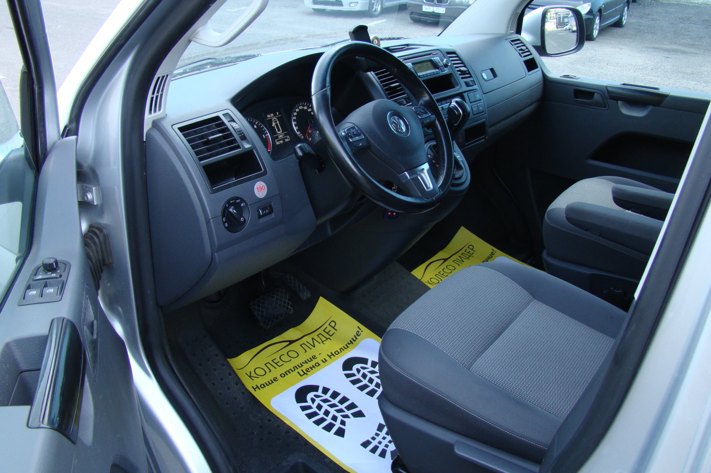 Volkswagen Caravelle T5, 2010 г.