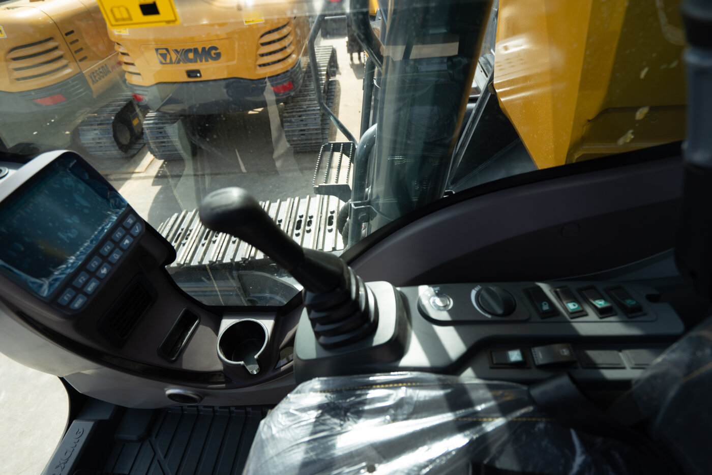 Экскаватор xcmg xe225dn. Экскаватор xe 225dn. Экскаватор XCMG 225. Экскаватор XCMG xe225dn габариты.