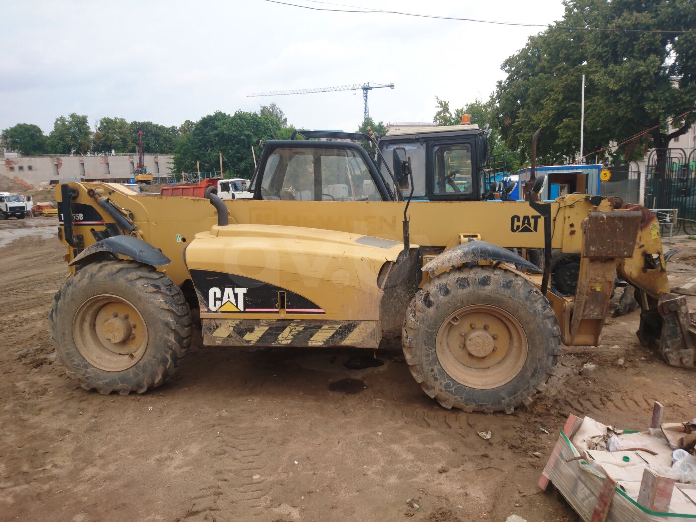 Купить телескопический погрузчик Caterpillar th355, 2005 г. за 15000 usd