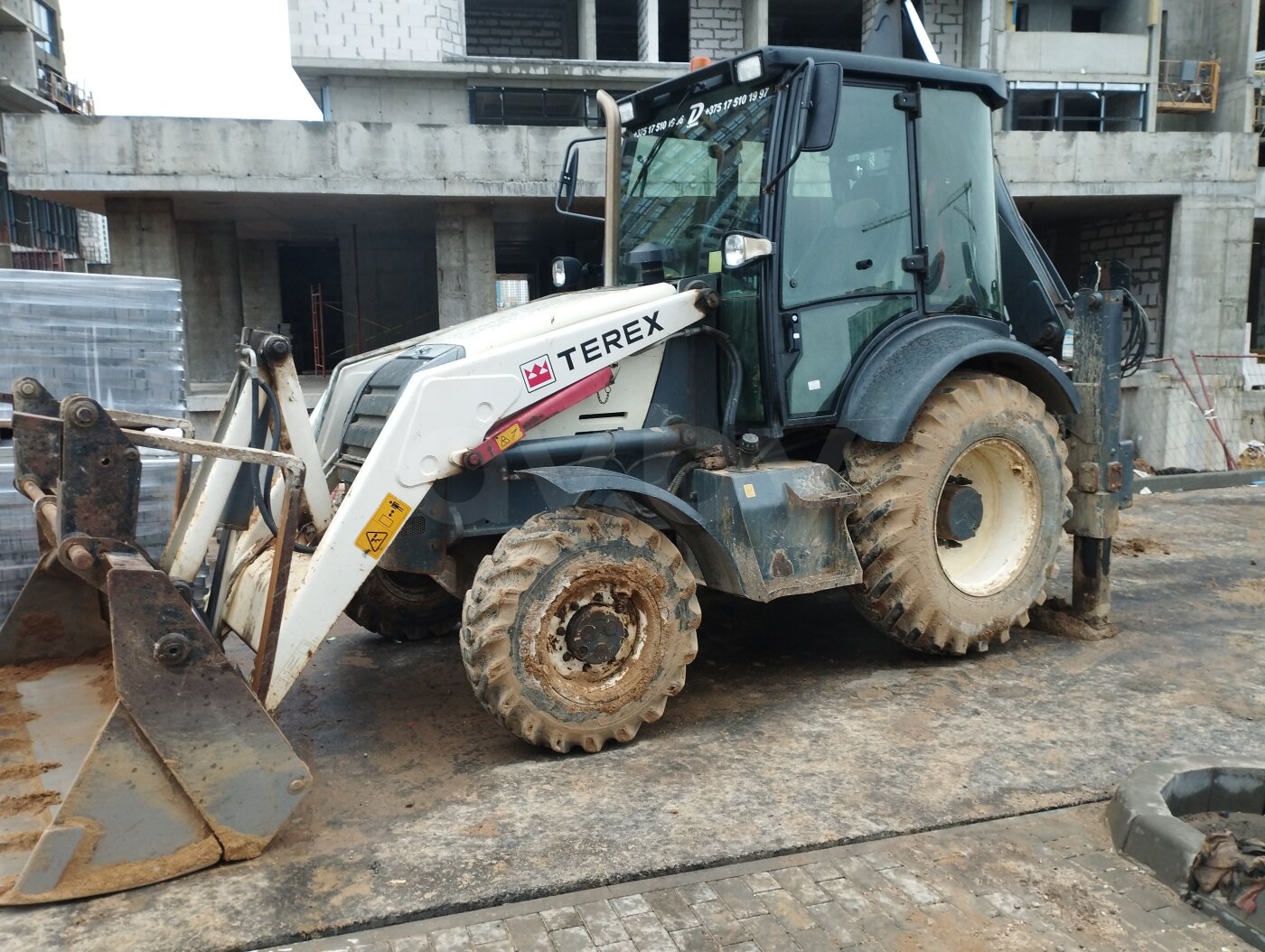 Купить экскаватор-погрузчик Terex TLB 825, 2014 г. за 59500 usd