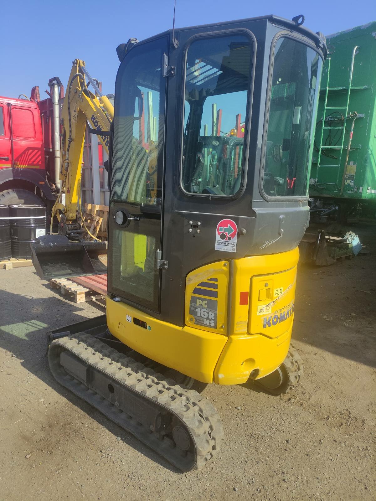 Купить мини-экскаватор Komatsu PC16R-3, 2018 г. за 37800 eur