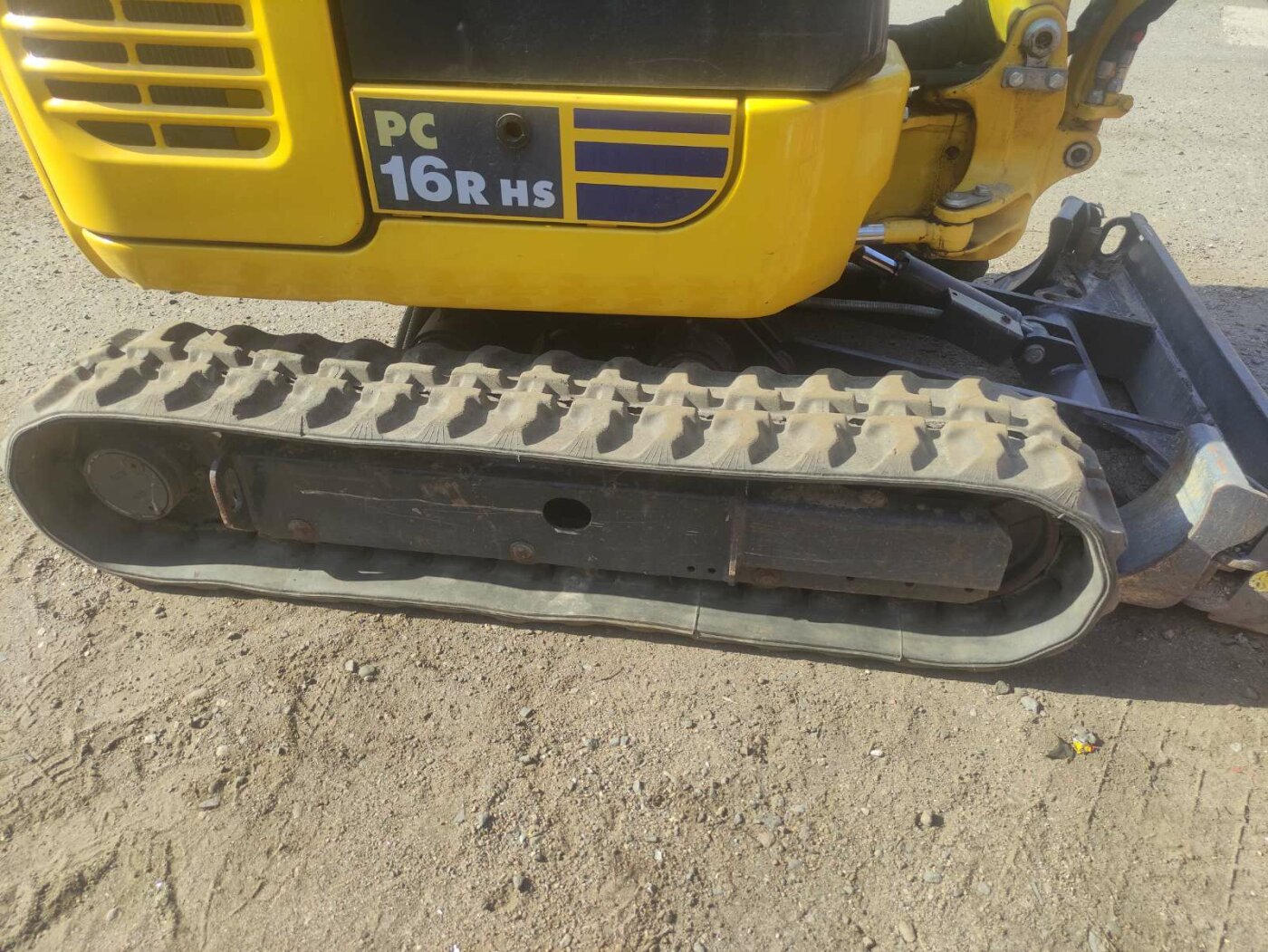 Купить мини-экскаватор Komatsu PC16R-3, 2018 г. за 37800 eur