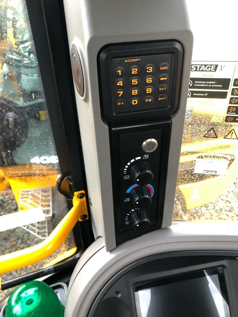 Купить экскаватор-погрузчик JCB 3CX SITEMASTER PLUS, 2022 г. за 120000 eur