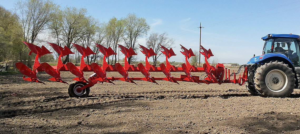 плуг ппо-4+1/40к. плуг полунавесной оборотный. плуг оборотный ппо-(4+1)-40кз. плугом ппо-4+1-40кз. плуг полунавесной оборотный.