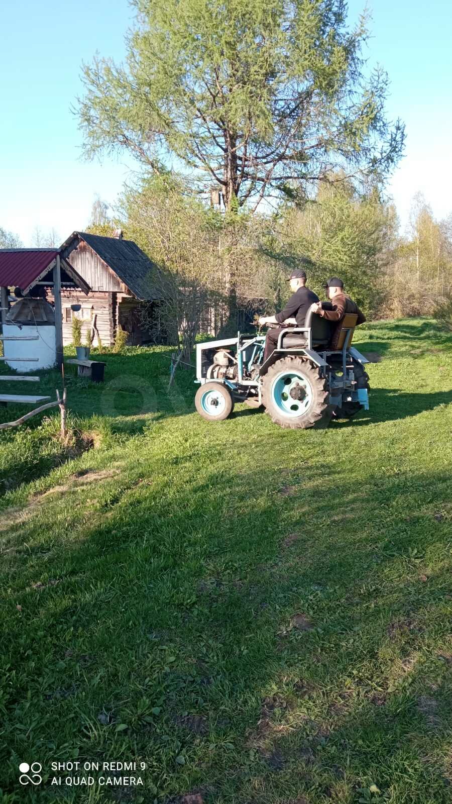 Самодельный трактор с ЗиД УМЗ по грязи. On a homemade tractor on the road
